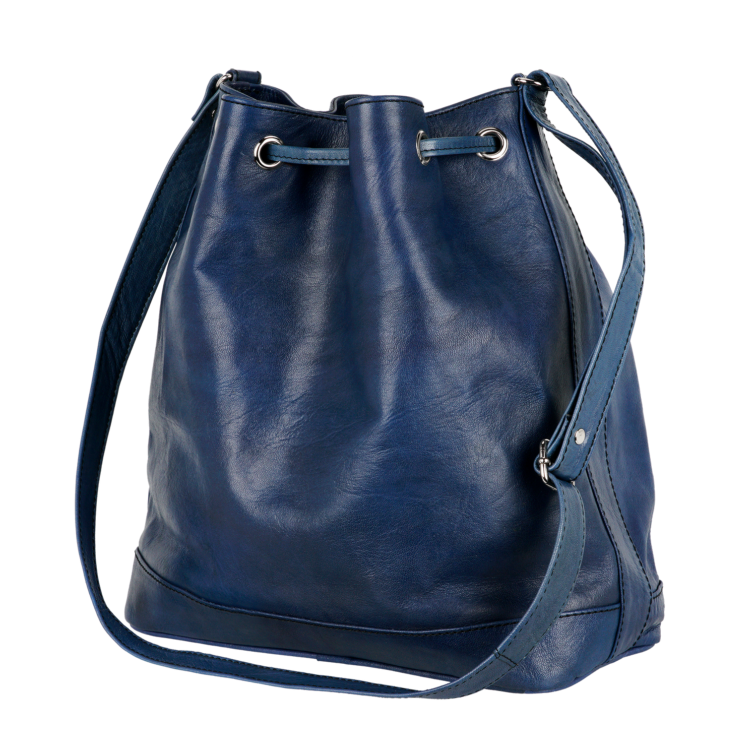 Blue Indigo beauty: Adorned in a captivating shade of blue indigo, this bag captures the essence of Moroccan aesthetics and adds a touch of enchanting allure.