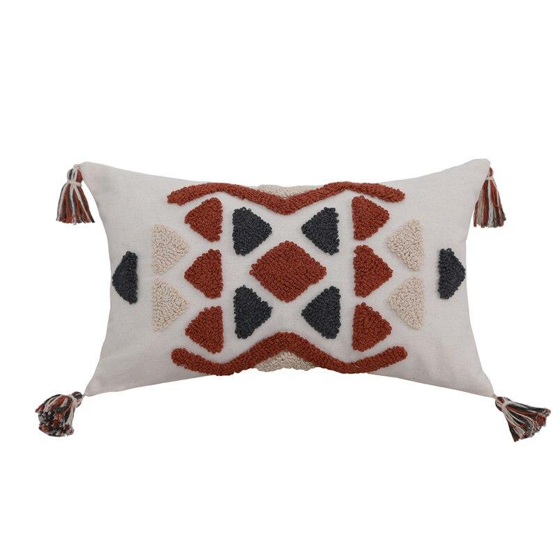 Cultural heritage in Azilal pillow design: Experience the beauty of Moroccan craftsmanship with this handcrafted pillow. Its intricate patterns and cultural significance reflect the rich heritage of Azilal carpets, bringing a sense of artistry and authenticity to your living space.